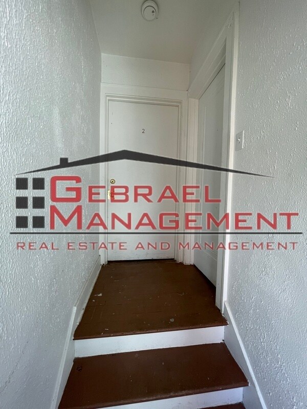 Foto del edificio - 609 E McClellan St