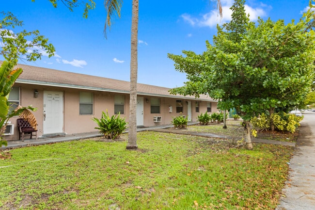 Foto del edificio - 804 NW 2nd Ave