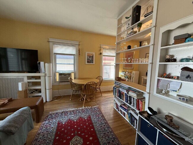 Foto del edificio - Charming 1BR in Historic Douglas Building ...