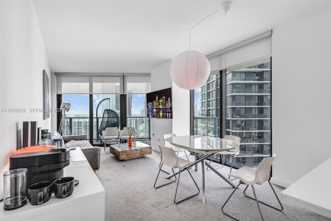 Building Photo - 501 NE 31st St