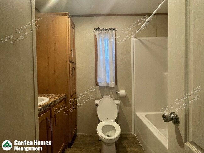 Building Photo - 8 Garden Cir