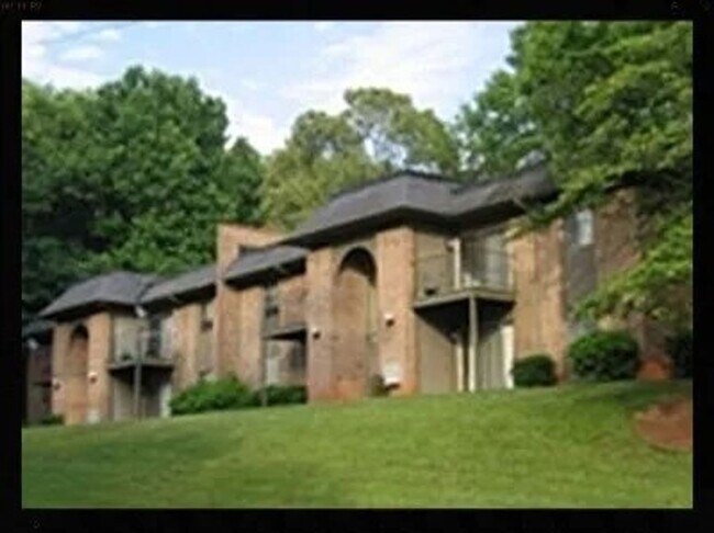 Foto del edificio - 201 Orchard Trace Ln