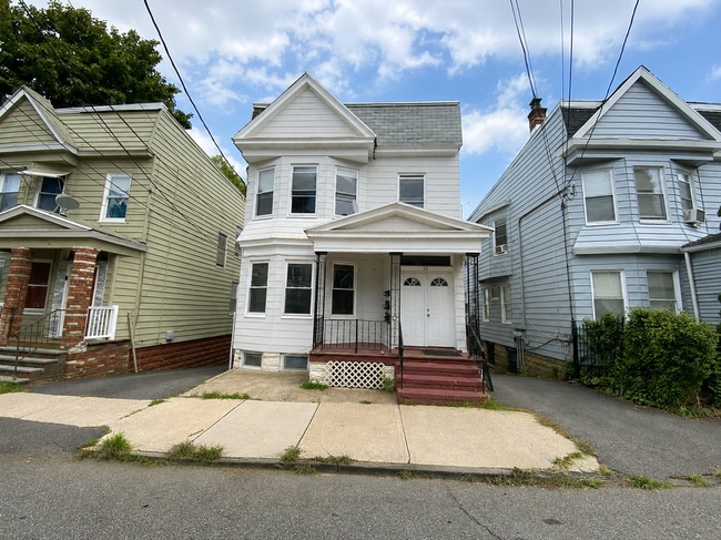 Building Photo - 56 Newton Pl