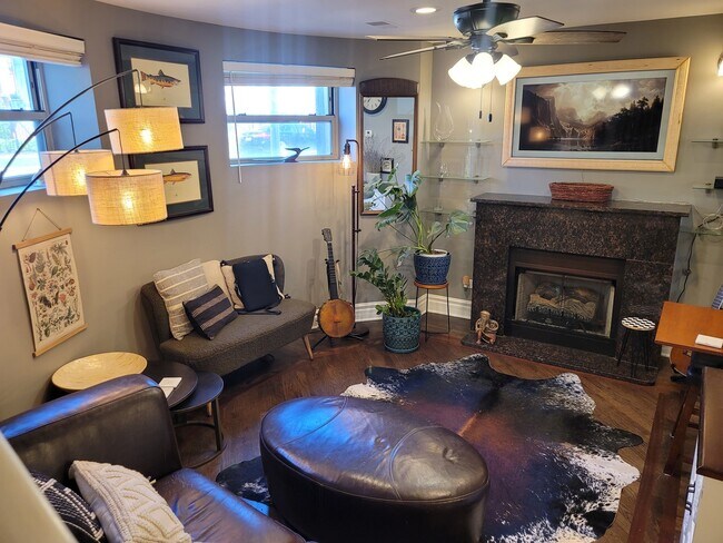 Foto del edificio - 4351 S Forrestville Ave