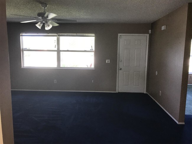 Foto del edificio - 1297 SW Fountain Ave