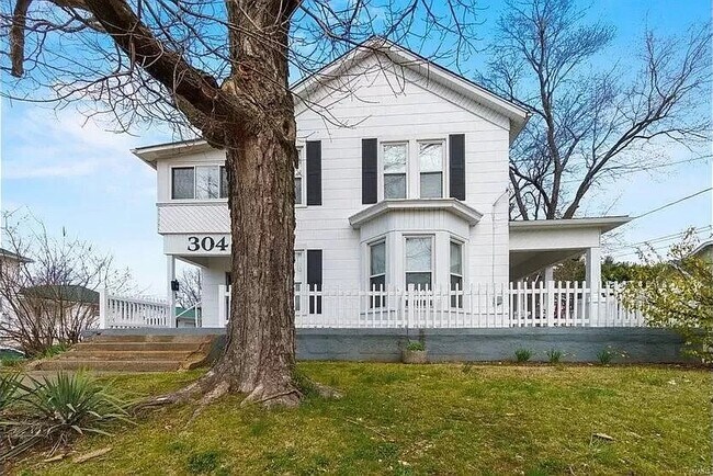304 Florence St