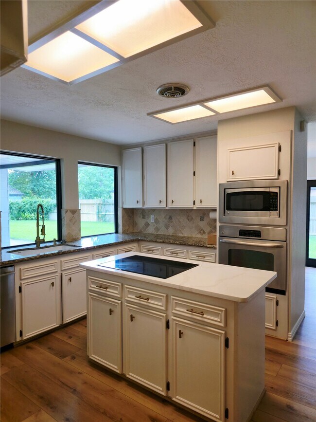 Building Photo - 13014 Lazdins Cir