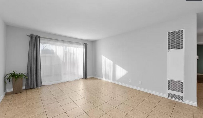 Building Photo - 209 W Channel Islands Blvd