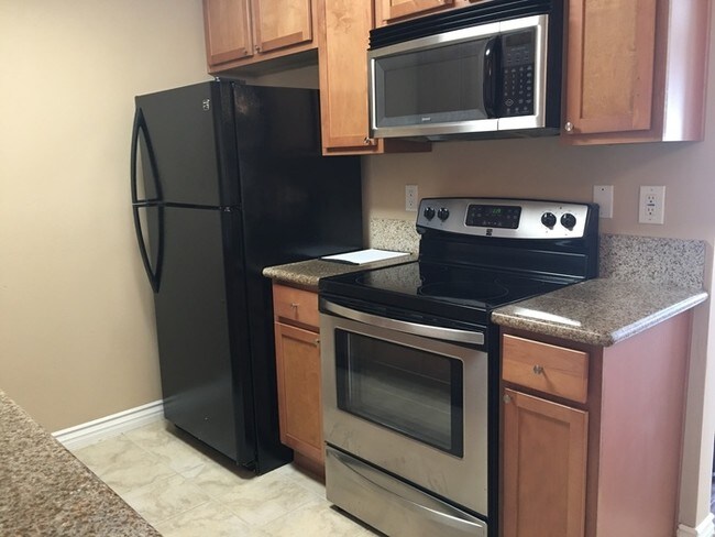 Building Photo - One Bedroom in La Quina Gardens of El Cajon!