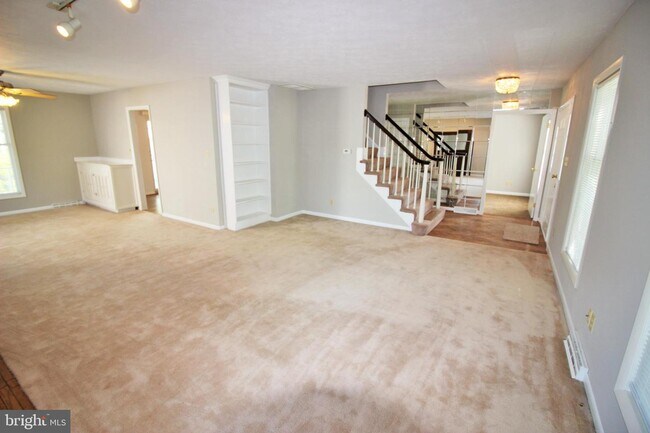 Foto del edificio - 22870 Duke St