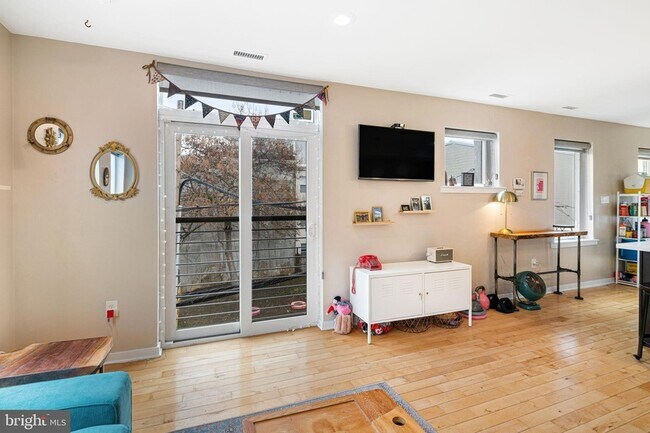 Building Photo - 847 N 16th St