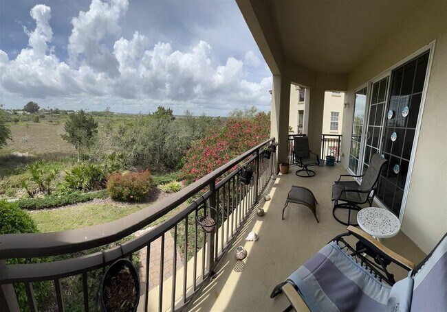 Foto del edificio - 150 Pantano Cay Blvd