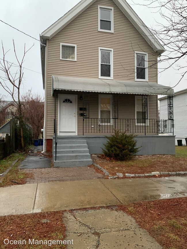 Foto del edificio - 3 br, 1 bath Apartment - 400 Greenwich Avenue