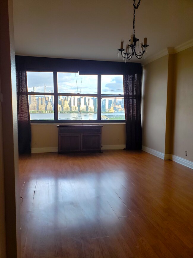 Bedroom - 7002 E Blvd