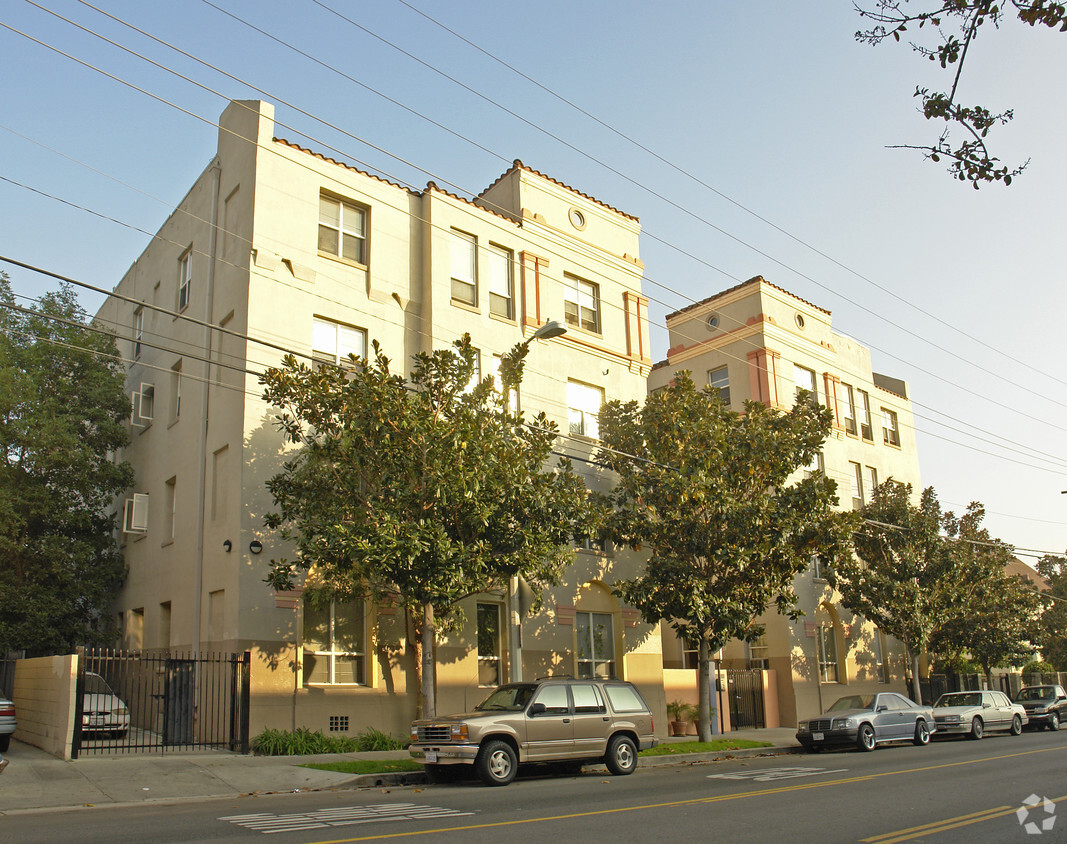 Foto del edificio - Gower Street Apartments