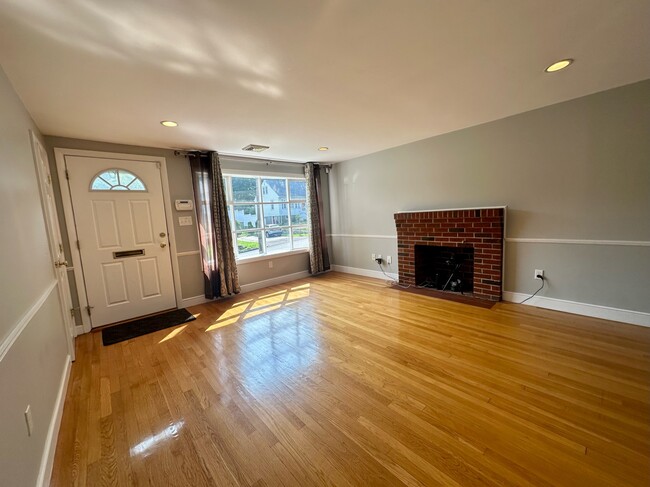 Building Photo - 33 Rublee St