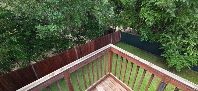 Building Photo - 410 Coconut Dr