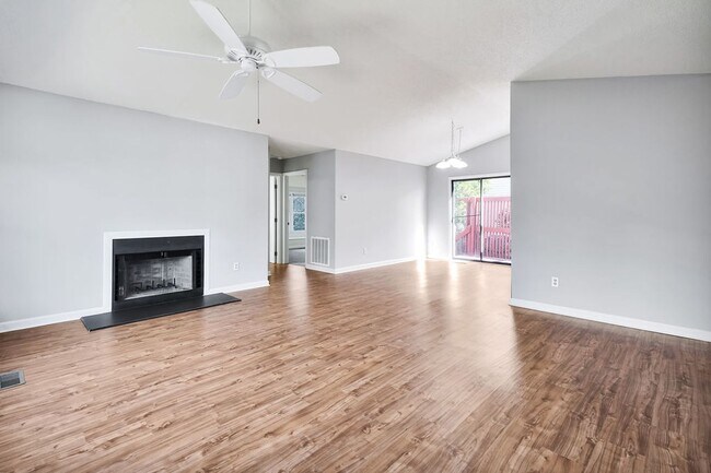 Foto del edificio - Charming home located in Heart of Wilmington