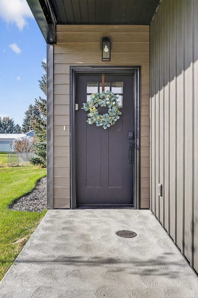 Building Photo - Beautiful 3 Bed, 2.5 Bath Townhome in Ashton