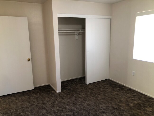 Building Photo - 349 E Hamilton Ave