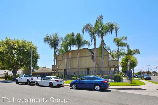 Building Photo - 8100 Orangewood Ave