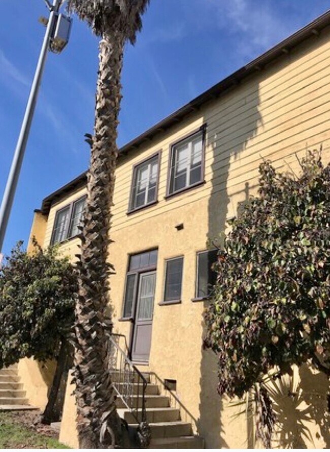 Foto del edificio - 5905 W 8th St