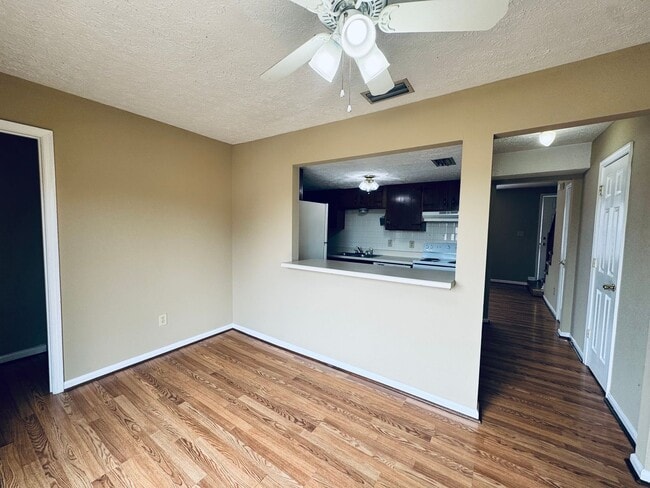 Building Photo - Great Campbell County Location FIRST MONTH RENT FREE