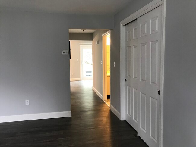 Foto del edificio - 22 Whittier Ln