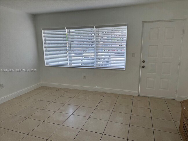 Foto del edificio - 8695 NW 6th Ln