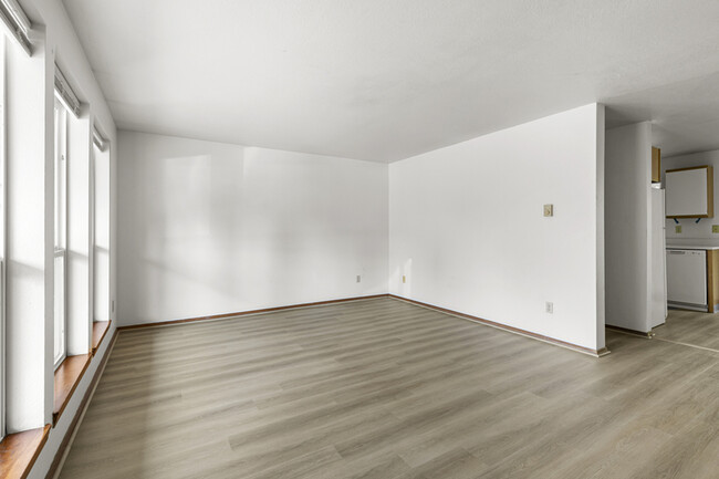 Building Photo - 17462 SE 82nd Dr