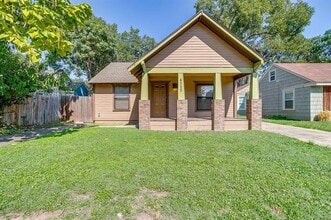 Building Photo - 4112 Valentine St