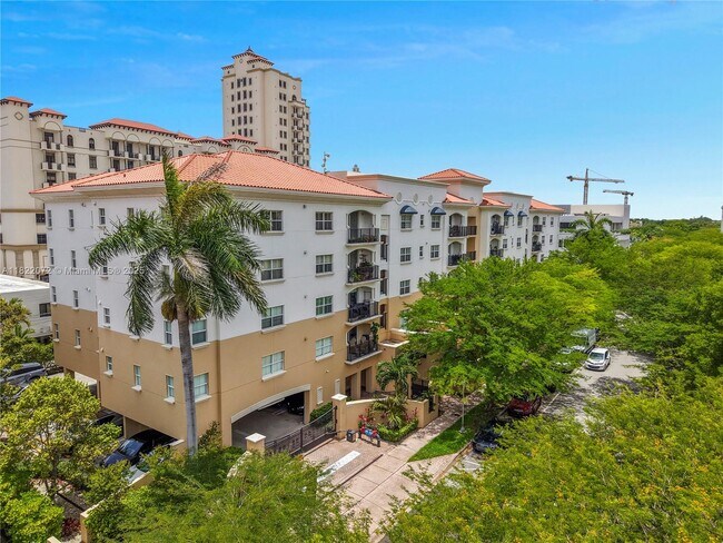 Building Photo - 118 Zamora Ave