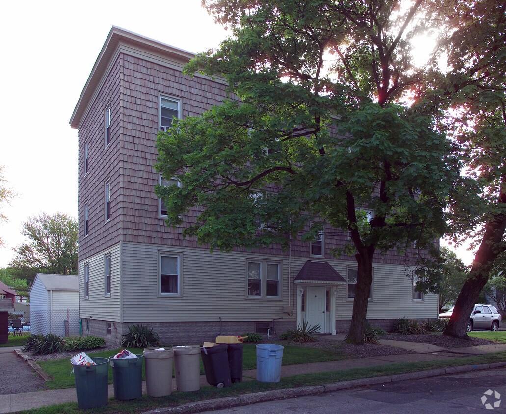 Building Photo - 49 Highland Ave