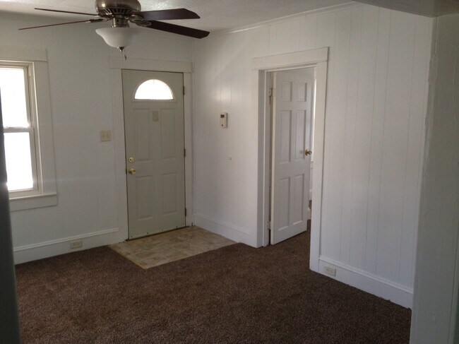 Living room - 206 Marshall St