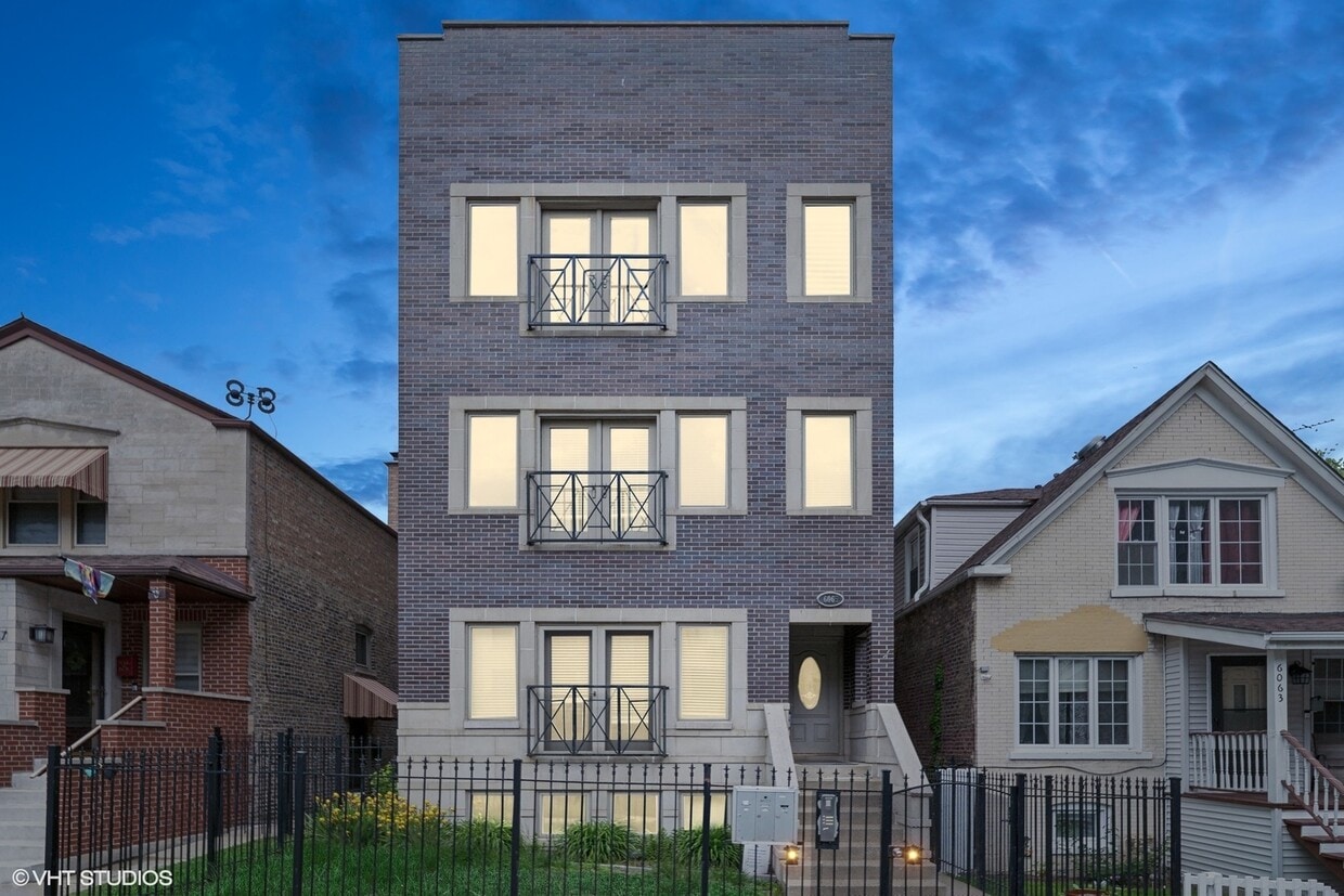 Primary Photo - 6065 N Ridge Ave