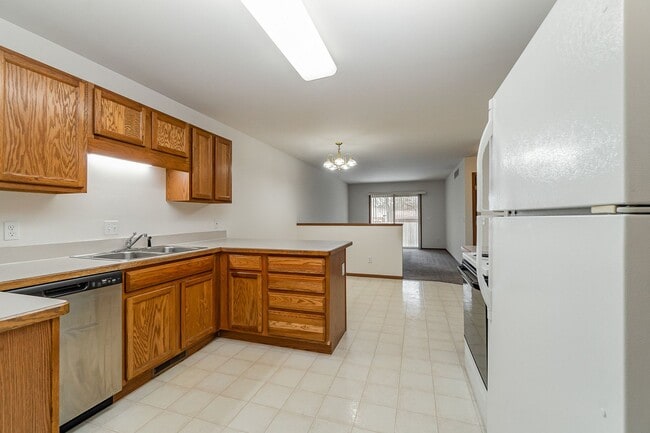 Building Photo - Morning Dawn Dr - Ranch Duplex