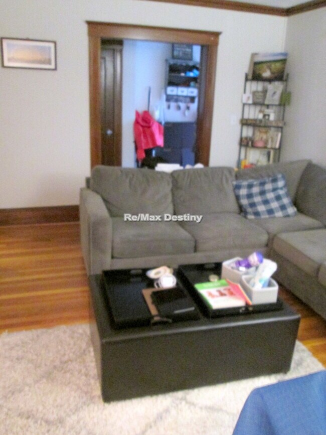 Building Photo - 58 Slade St