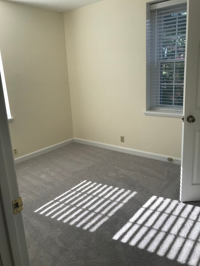 Bedroom 2 - 2818 S Abingdon St