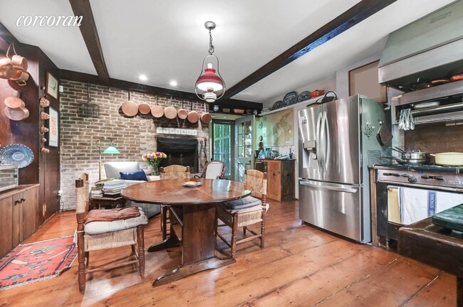 Building Photo - 12 Union St