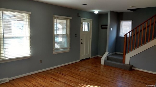 Foto del edificio - 1591 Humphrey Ave
