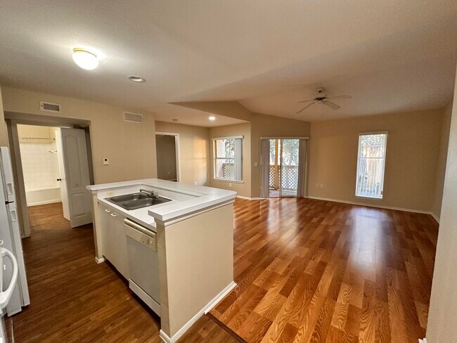 Foto del edificio - 4871 Via Palm Lakes Via