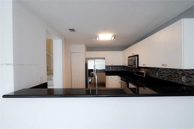 Building Photo - 11002 NW 83rd St