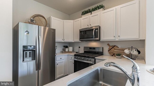 Building Photo - 201 Mazzeo Dr