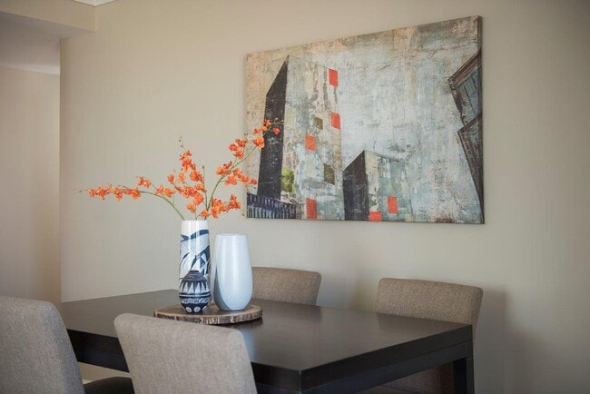 Building Photo - Crescent Centre Apartments & Townhomes