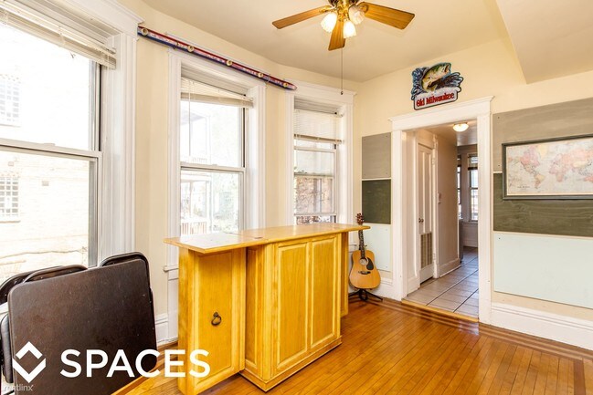 Building Photo - 1225 N Wolcott Ave