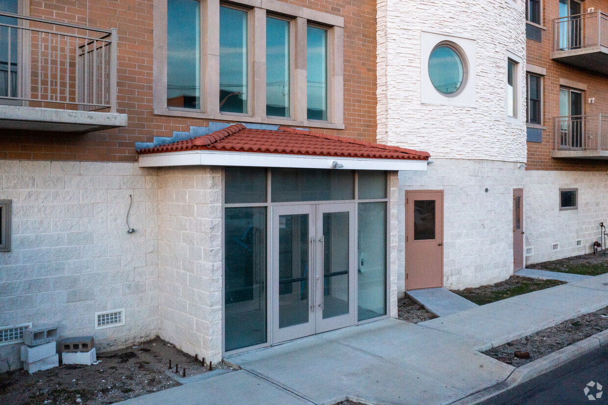 Entrance - 661 W Broadway
