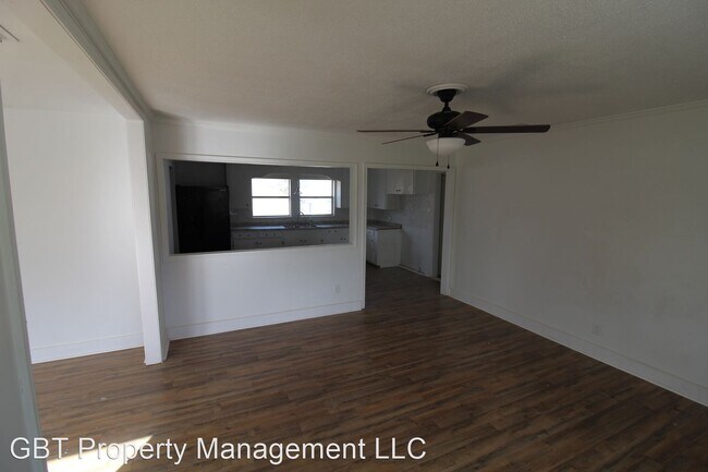 Building Photo - 3 br, 2 bath House - 613 E. 9th St.