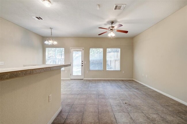 Building Photo - 1217 Delano St
