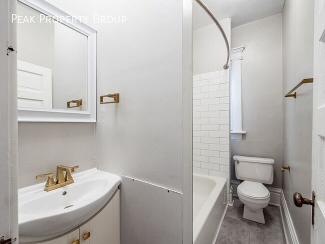 Building Photo - 950 Delaware Ave