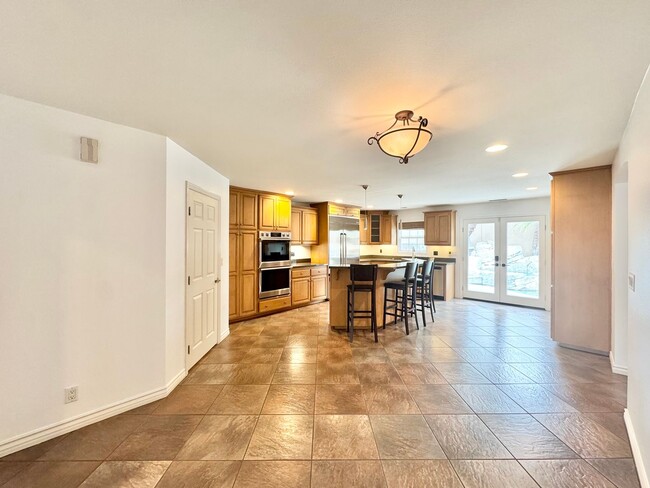 Foto del edificio - Beautiful 4Bd/2Ba Home In Huntington Beach